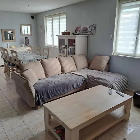 Maison Bord De